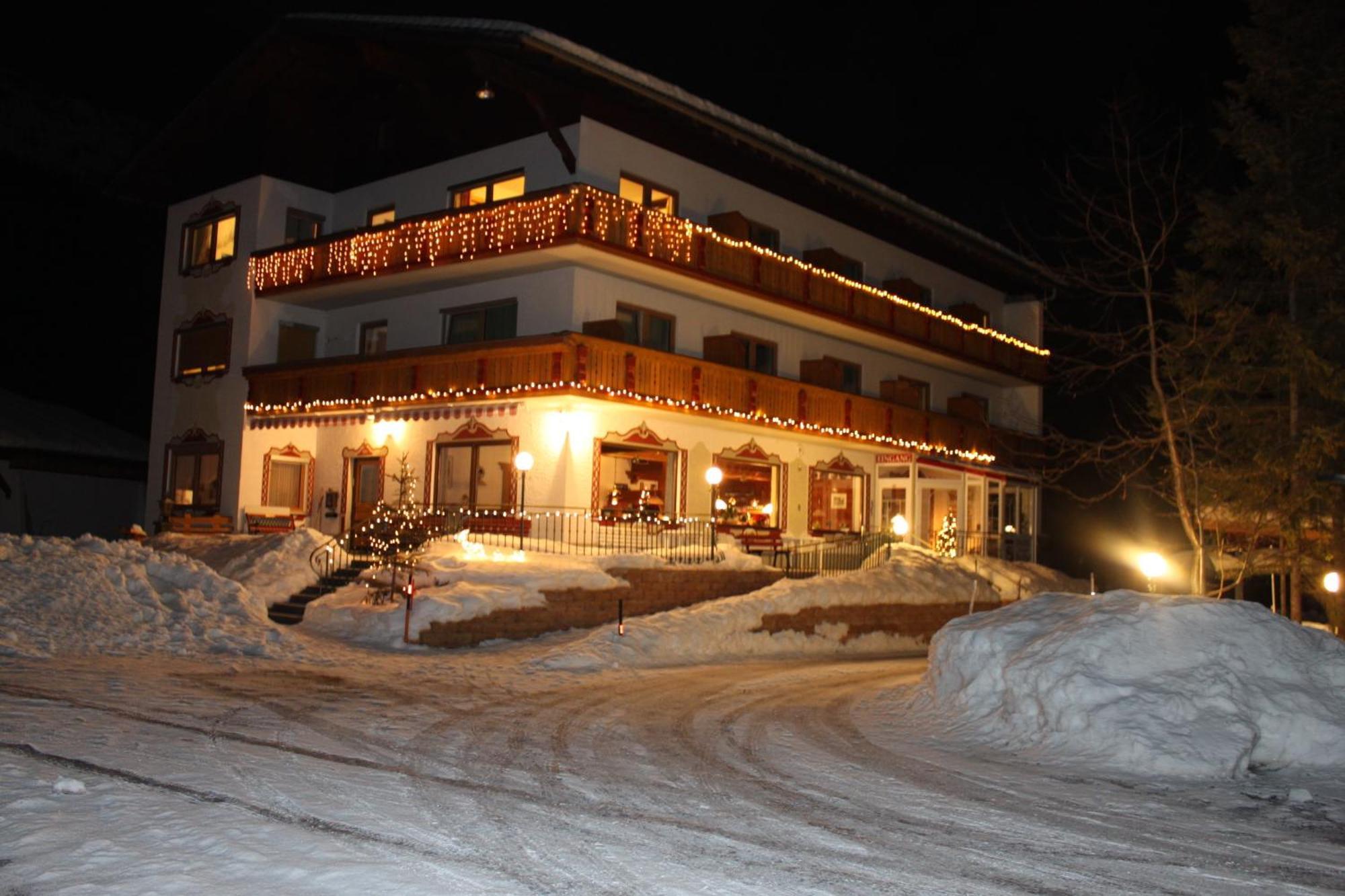 Hotel Garni Waldhof - Wohlfuehlen Am Lech Штанцах Экстерьер фото